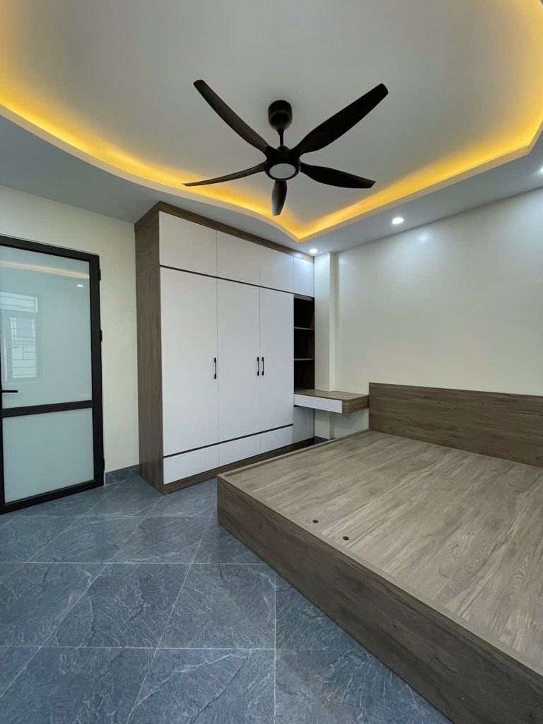 Bán nhà Lĩnh Nam - diện tích 30.3m2 6 tầng - mặt tiền rộng - giá 8,66 tỷ