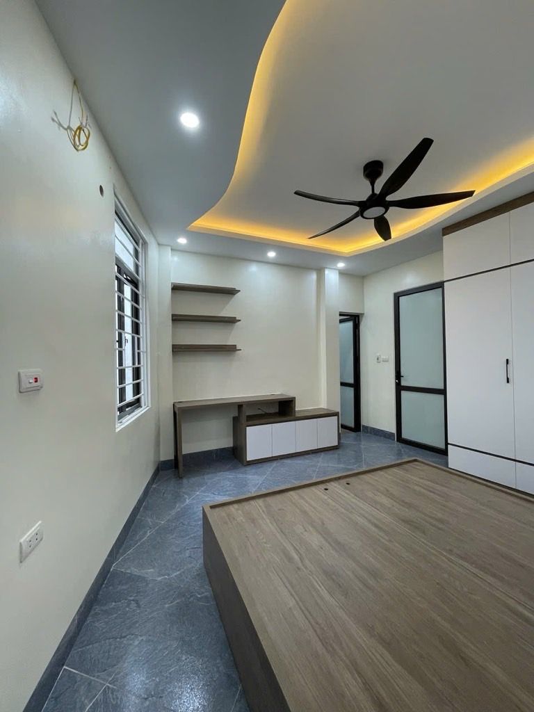 Bán nhà Lĩnh Nam - diện tích 30.3m2 6 tầng - mặt tiền rộng - giá 8,66 tỷ