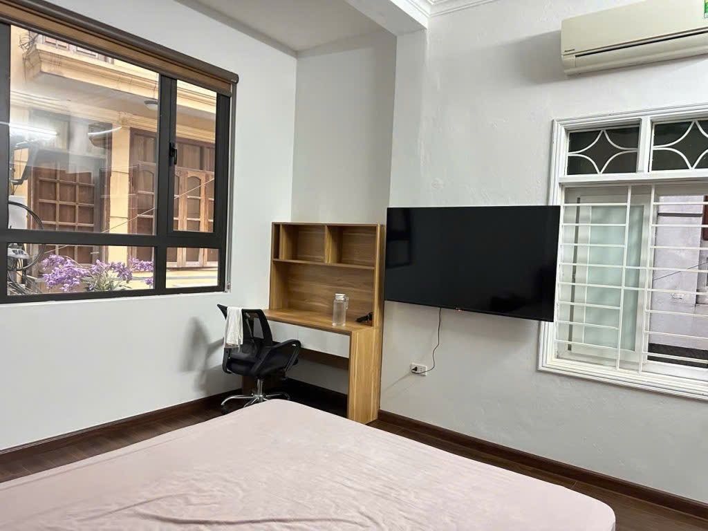 Bán nhà Nguyễn Trãi - diện tích 48m2 5 tầng - Lô góc - giá 9,5 tỷ