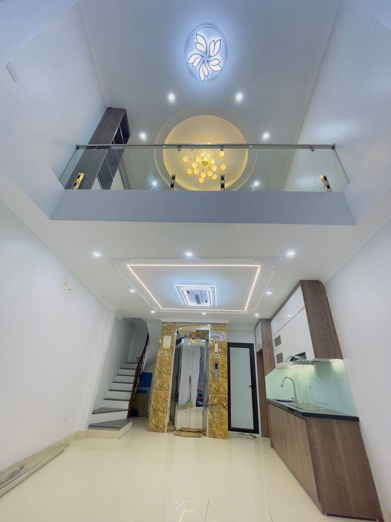 Bán nhà Phố Chợ Khâm Thiên - diện tích 35m2 6 tầng - Nhà đẹp - giá 9,5 tỷ