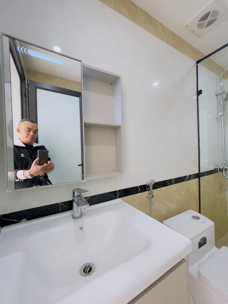 Bán nhà Phố Chợ Khâm Thiên - diện tích 35m2 6 tầng - Nhà đẹp - giá 9,5 tỷ