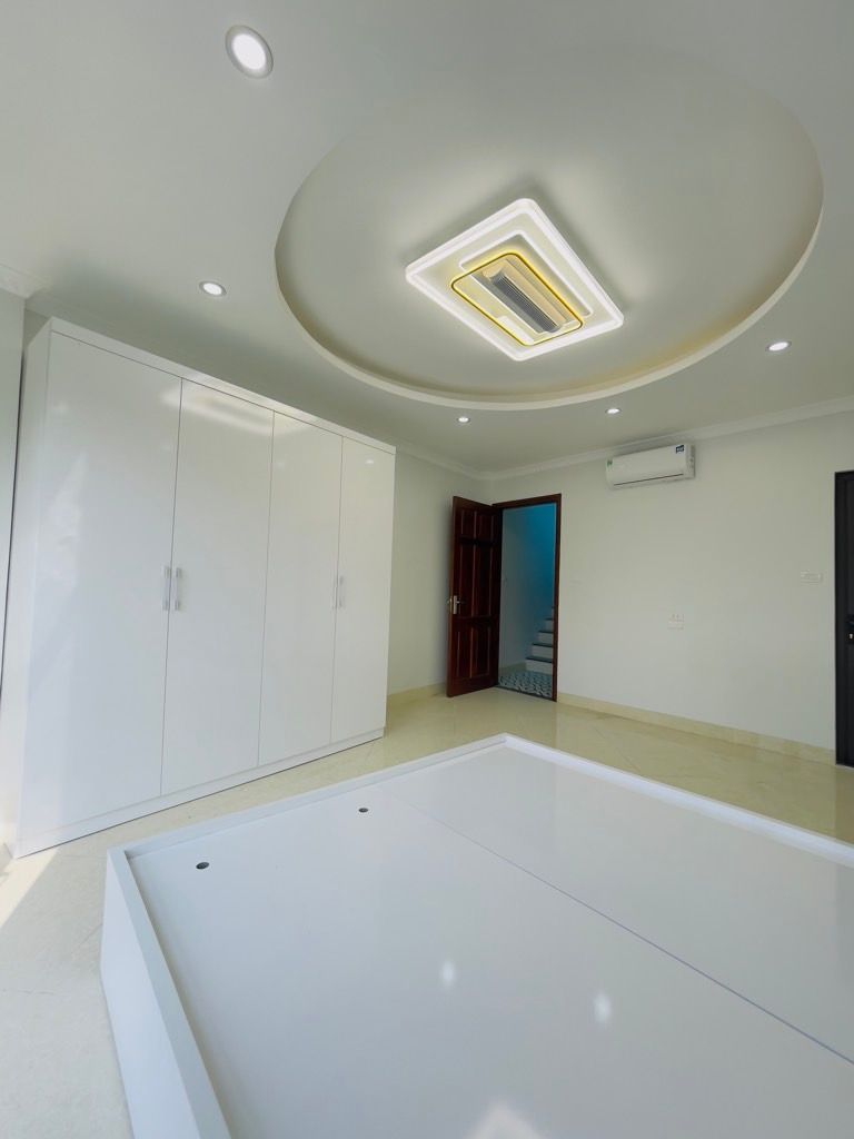 Bán nhà Phố Chợ Khâm Thiên - diện tích 35m2 6 tầng - Nhà đẹp - giá 9,5 tỷ