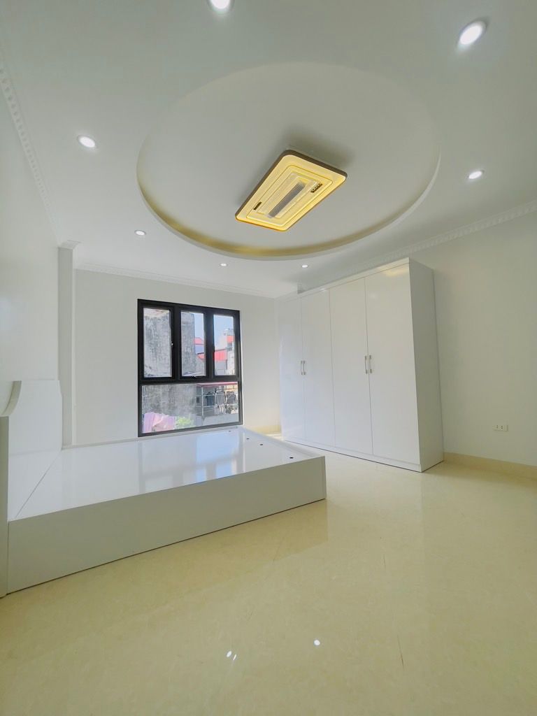 Bán nhà Phố Chợ Khâm Thiên - diện tích 35m2 6 tầng - Nhà đẹp - giá 9,5 tỷ