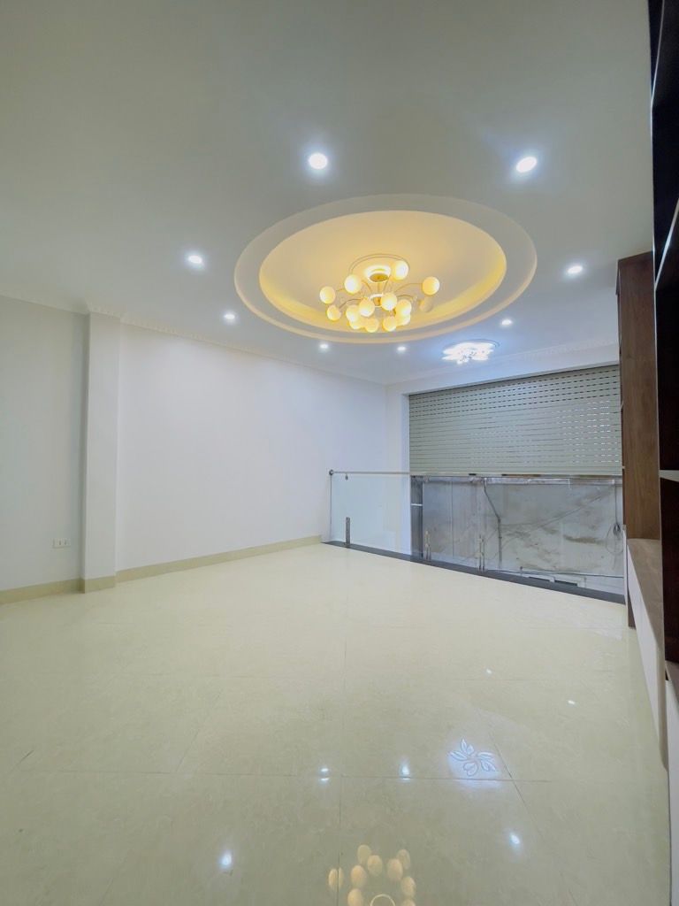 Bán nhà Phố Chợ Khâm Thiên - diện tích 35m2 6 tầng - Nhà đẹp - giá 9,5 tỷ