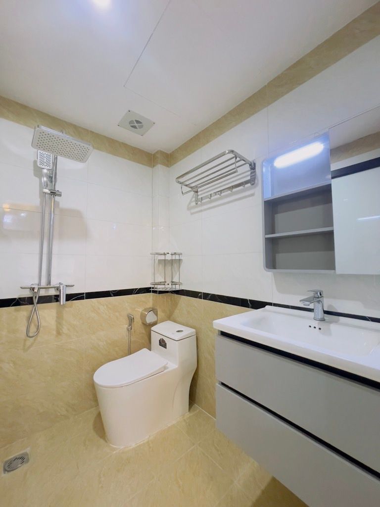 Bán nhà Phố Chợ Khâm Thiên - diện tích 35m2 6 tầng - Nhà đẹp - giá 9,5 tỷ