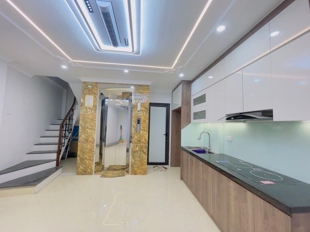 Bán nhà Phố Chợ Khâm Thiên - diện tích 35m2 6 tầng - Nhà đẹp - giá 9,5 tỷ