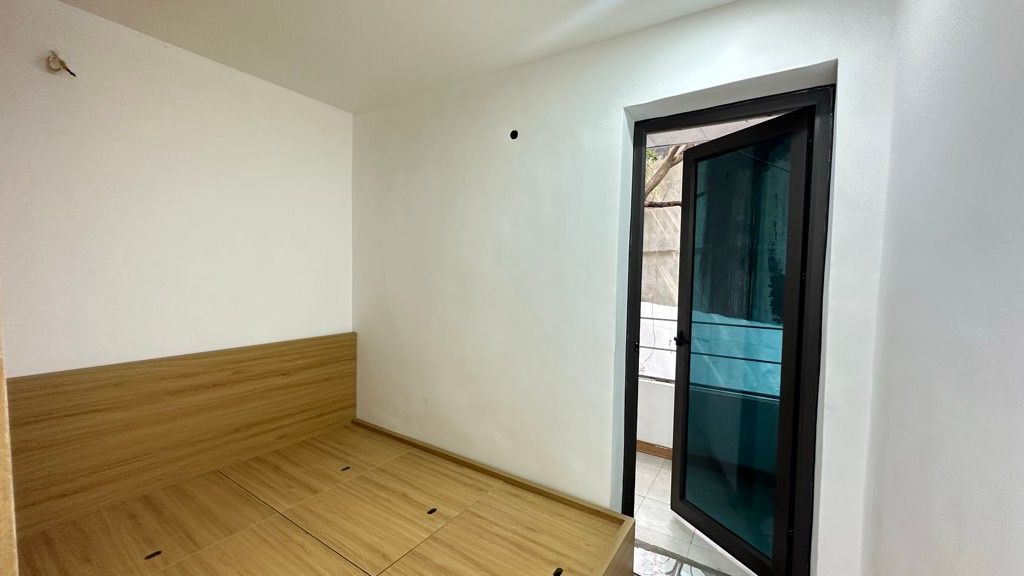 Bán nhà Bùi Ngọc Dương - diện tích 35m2 1 tầng - Căn hộ tập thể tầng 2 - giá 3,3 tỷ