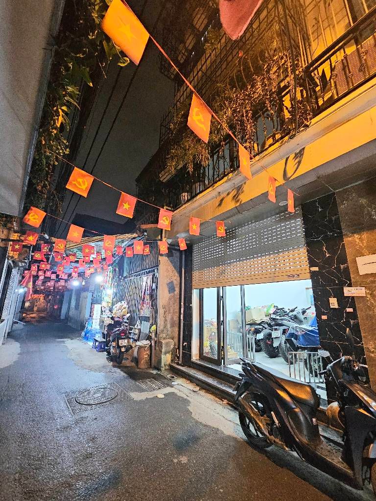 Bán nhà Tân Mai - diện tích 41m2 5 tầng - Mặt ngõ thông ô tô qua nhà - giá 11,2 tỷ