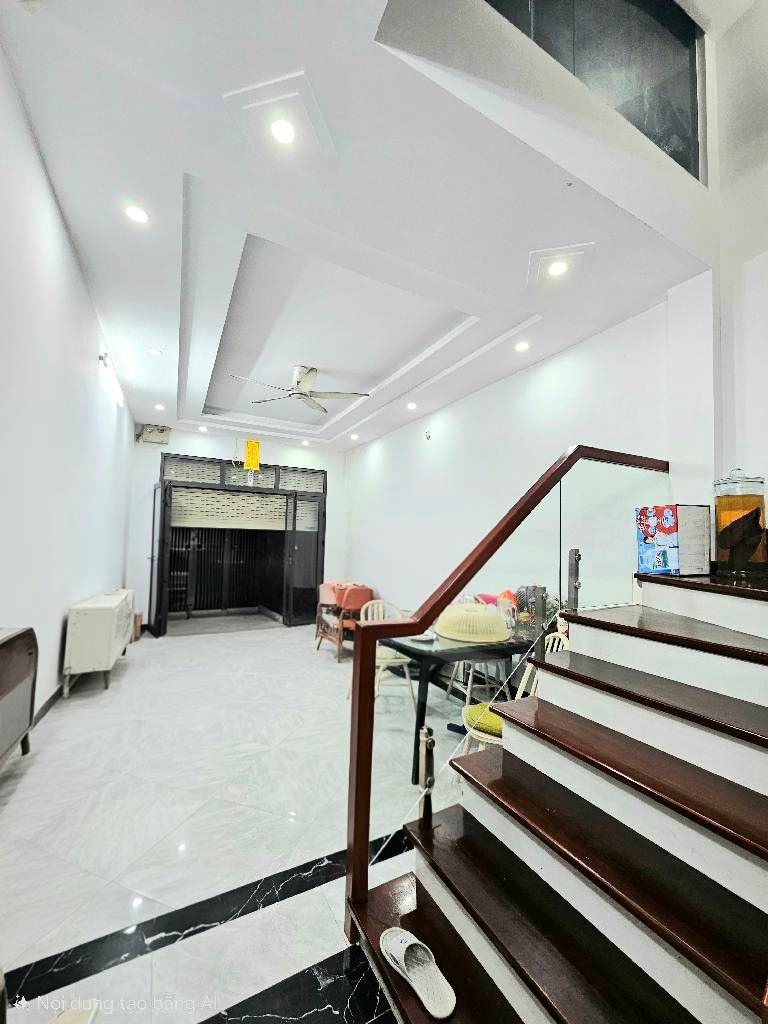 Bán nhà Tân Mai - diện tích 41m2 5 tầng - Mặt ngõ thông ô tô qua nhà - giá 11,2 tỷ