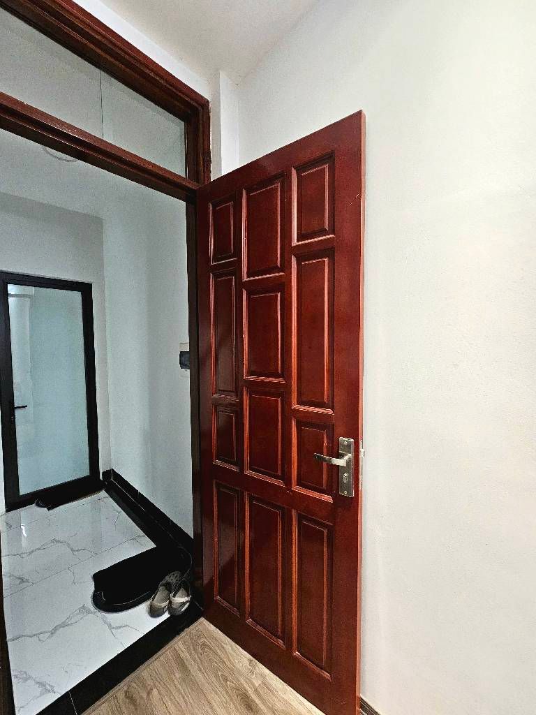 Bán nhà Tân Mai - diện tích 41m2 5 tầng - Mặt ngõ thông ô tô qua nhà - giá 11,2 tỷ