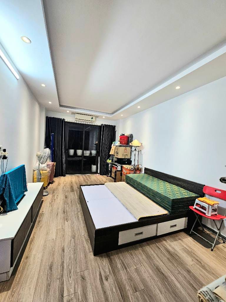 Bán nhà Tân Mai - diện tích 41m2 5 tầng - Mặt ngõ thông ô tô qua nhà - giá 11,2 tỷ