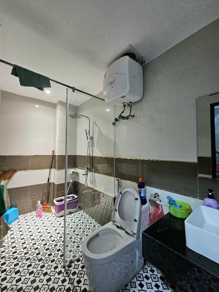 Bán nhà Tân Mai - diện tích 41m2 5 tầng - Mặt ngõ thông ô tô qua nhà - giá 11,2 tỷ