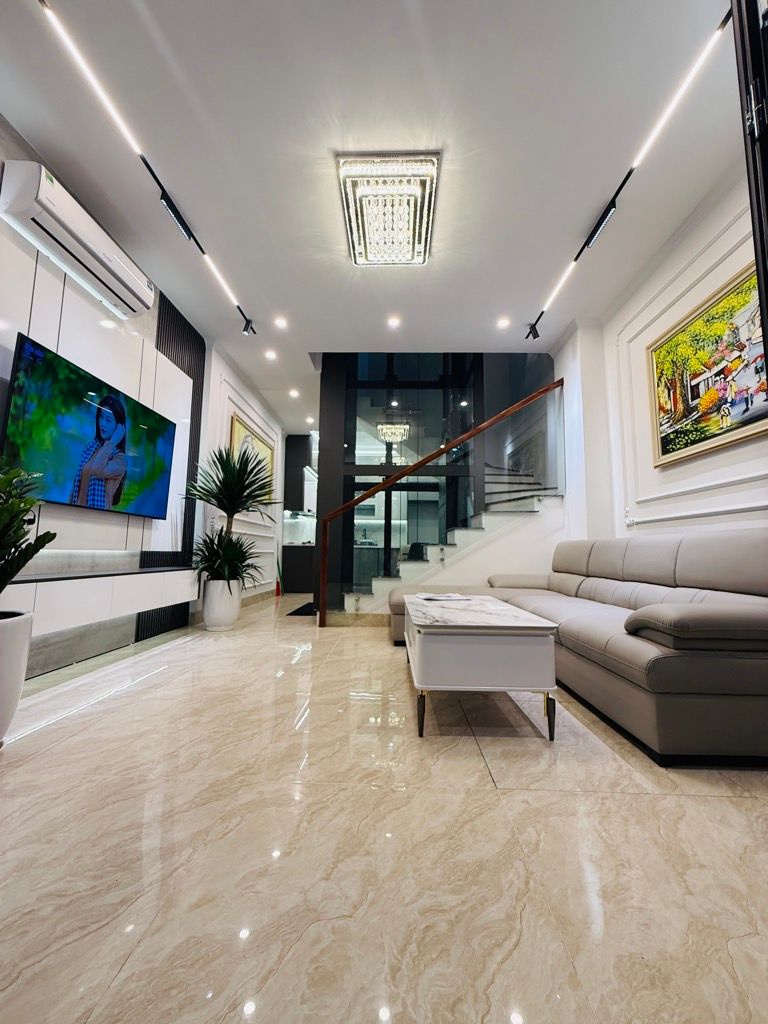 Bán nhà Thổ Quan - diện tích 39,5m2 5 tầng - Ô TÔ ĐỖ CỬA - giá 13,9 tỷ