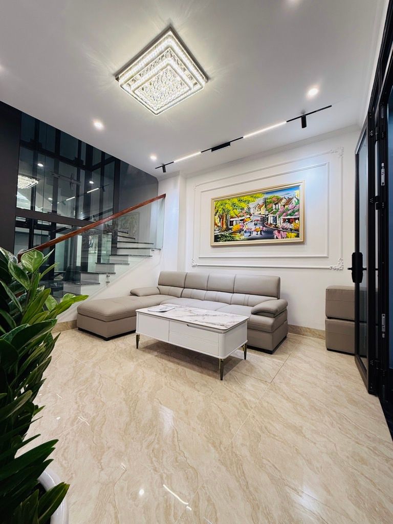 Bán nhà Thổ Quan - diện tích 39,5m2 5 tầng - Ô TÔ ĐỖ CỬA - giá 13,9 tỷ