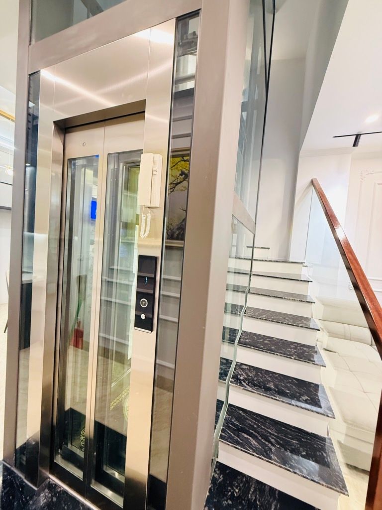 Bán nhà Thổ Quan - diện tích 39,5m2 5 tầng - Ô TÔ ĐỖ CỬA - giá 13,9 tỷ