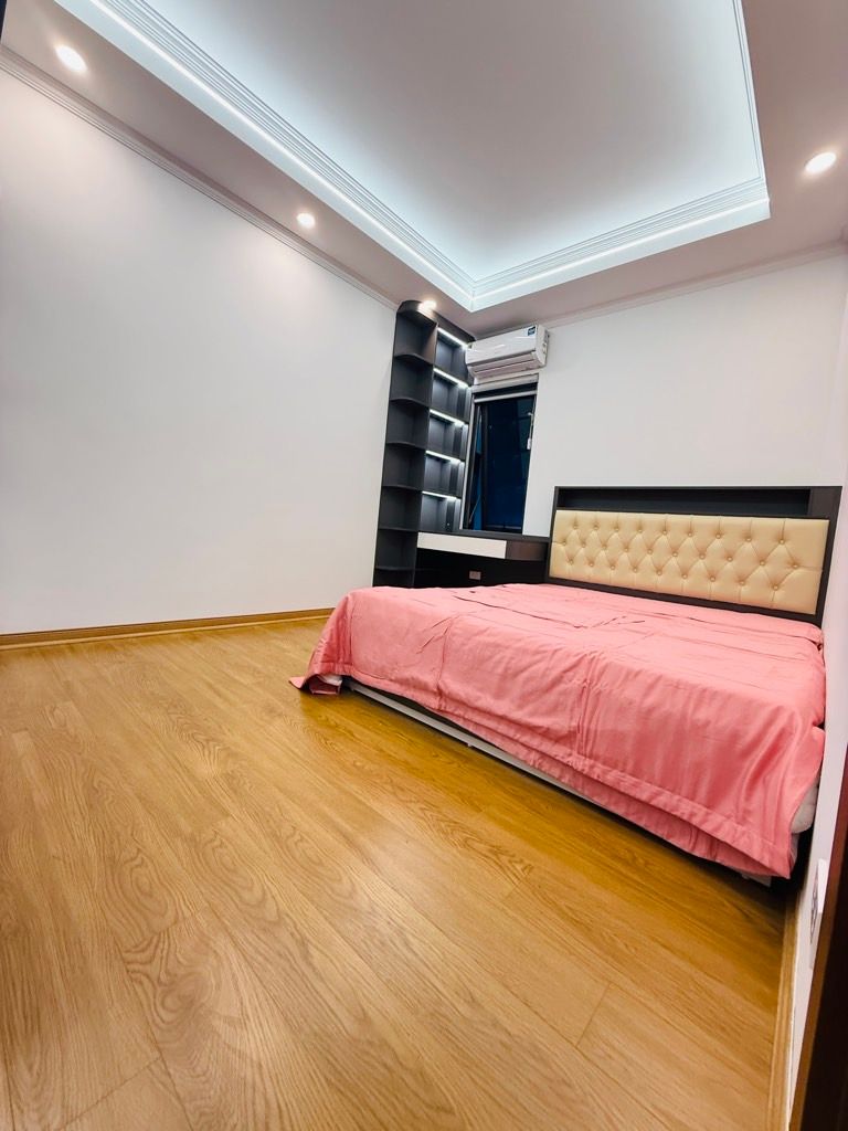 Bán nhà Thổ Quan - diện tích 39,5m2 5 tầng - Ô TÔ ĐỖ CỬA - giá 13,9 tỷ