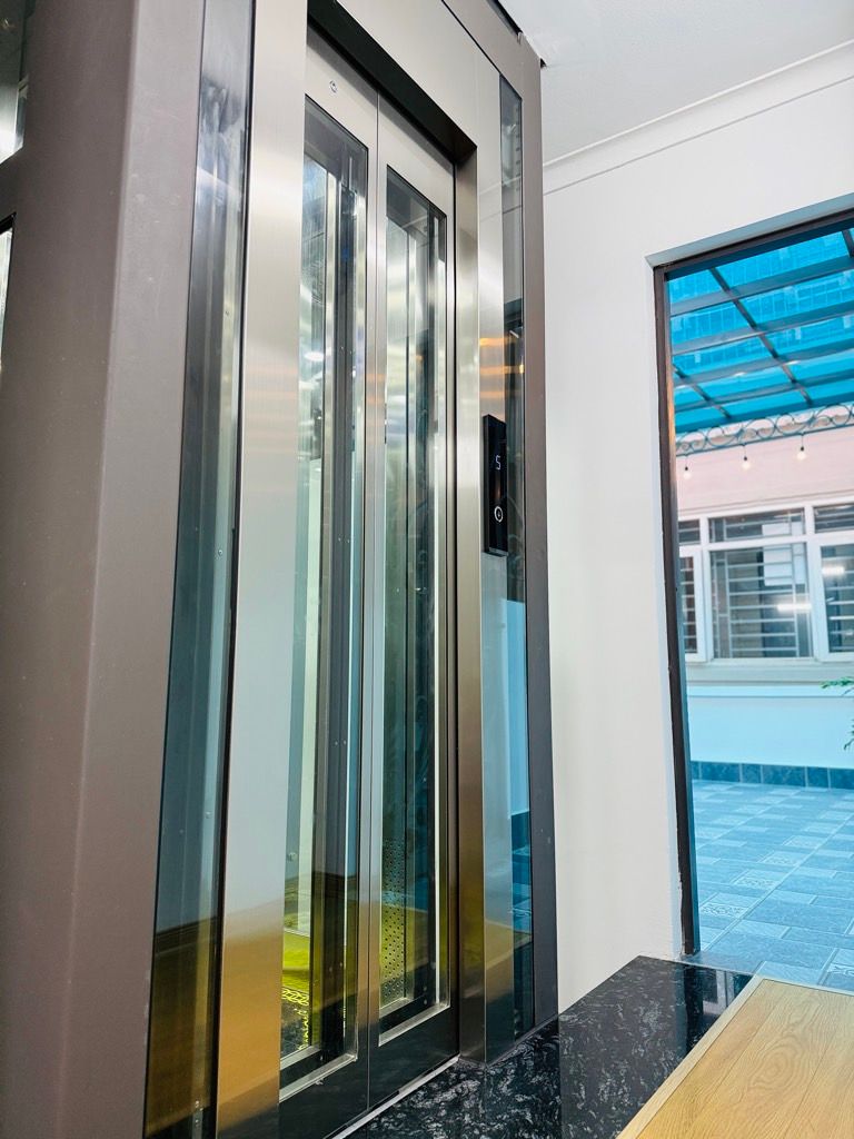 Bán nhà Thổ Quan - diện tích 39,5m2 5 tầng - Ô TÔ ĐỖ CỬA - giá 13,9 tỷ