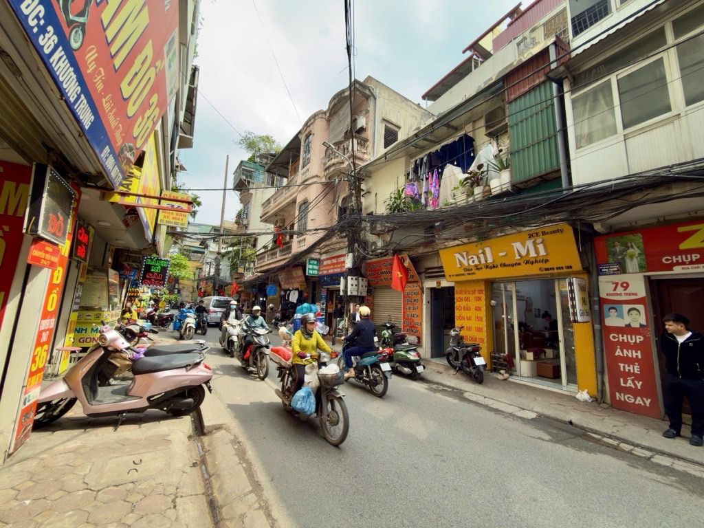 Bán nhà Khương Trung - diện tích 38m2 2 tầng - Mặt tiền rộng - giá 14,8 tỷ