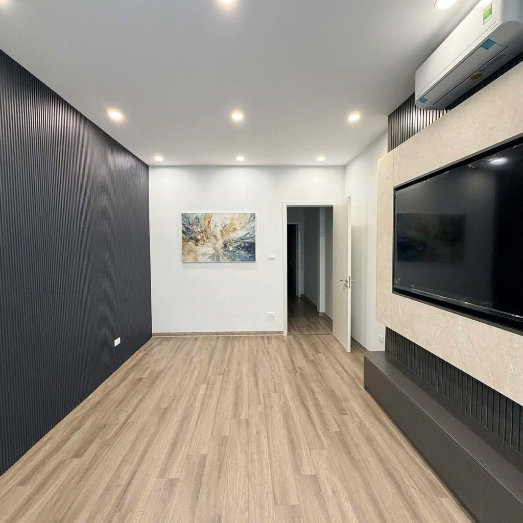 Bán nhà Thịnh Hào - diện tích 43.6m2 4 tầng - Ô TÔ TRÁNH - giá 20 tỷ