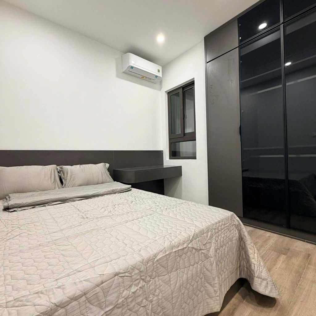 Bán nhà Thịnh Hào - diện tích 43.6m2 4 tầng - Ô TÔ TRÁNH - giá 20 tỷ