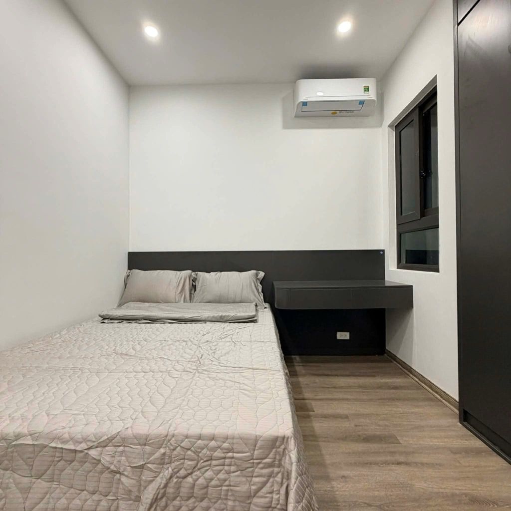 Bán nhà Thịnh Hào - diện tích 43.6m2 4 tầng - Ô TÔ TRÁNH - giá 20 tỷ