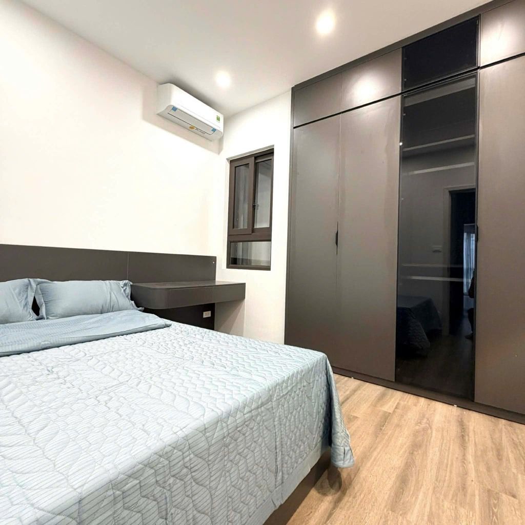 Bán nhà Thịnh Hào - diện tích 43.6m2 4 tầng - Ô TÔ TRÁNH - giá 20 tỷ