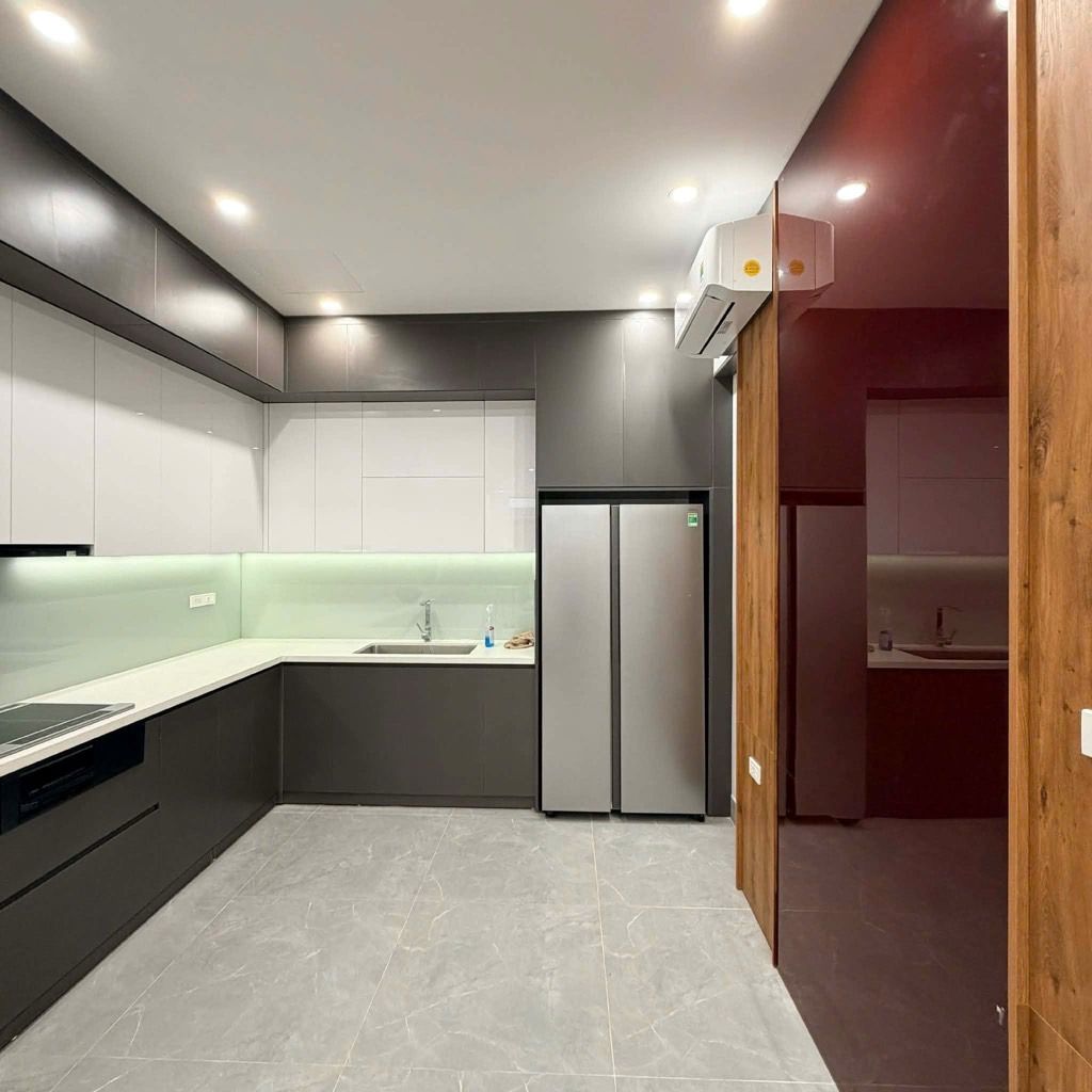 Bán nhà Thịnh Hào - diện tích 43.6m2 4 tầng - Ô TÔ TRÁNH - giá 20 tỷ