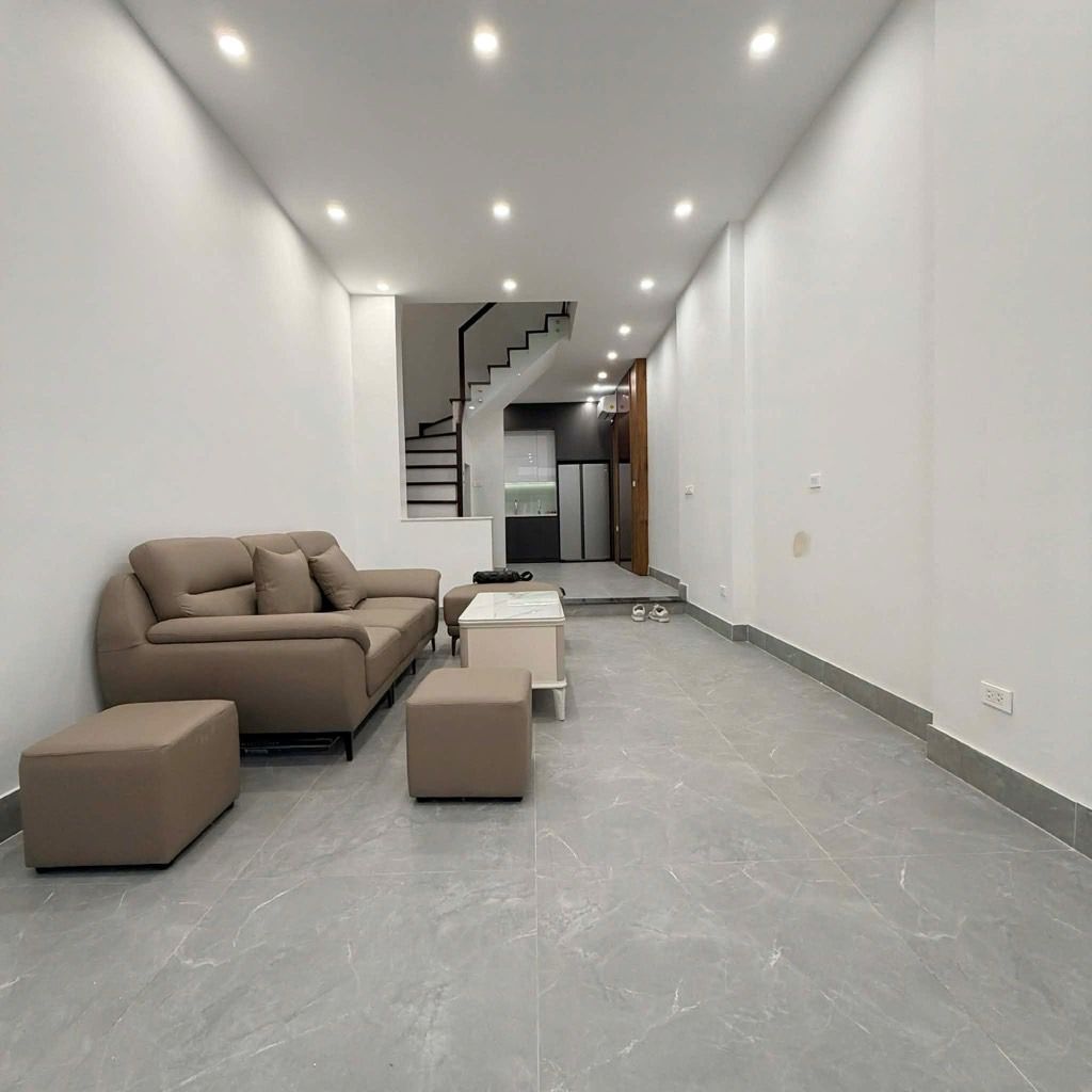 Bán nhà Thịnh Hào - diện tích 43.6m2 4 tầng - Ô TÔ TRÁNH - giá 20 tỷ