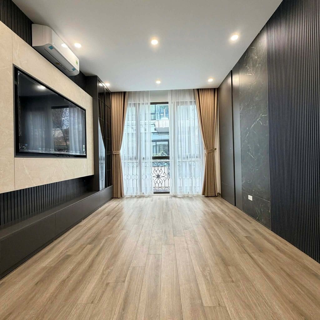 Bán nhà Thịnh Hào - diện tích 43.6m2 4 tầng - Ô TÔ TRÁNH - giá 20 tỷ