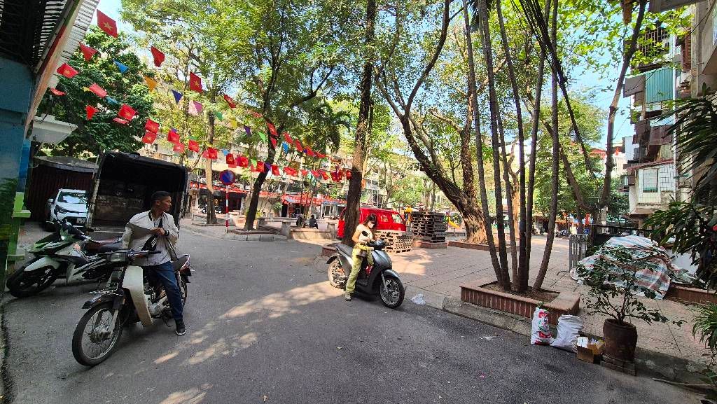 Bán nhà Văn Chương - diện tích 54.3m2 4 tầng - Ngõ ô tô tránh, ô tô vào nhà - giá 20 tỷ