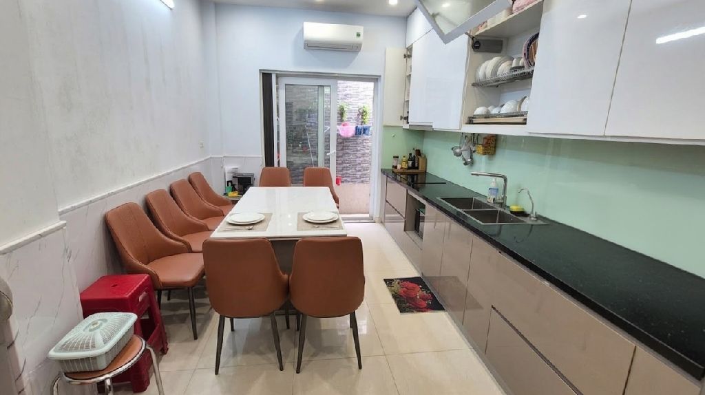 Bán nhà Văn Chương - diện tích 54.3m2 4 tầng - Ngõ ô tô tránh, ô tô vào nhà - giá 20 tỷ