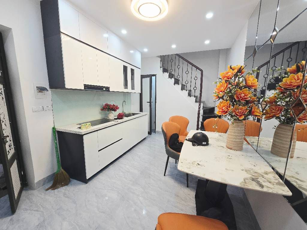 Bán nhà Ngõ Chợ Khâm Thiên - diện tích 16,8m2 4 tầng - nhà mới sửa chữa - giá 5,3 tỷ