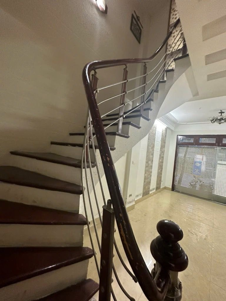 Bán nhà Đền Lừ 1 - diện tích 40m2 5 tầng - PHÂN LÔ - VỈA HÈ - giá 17,9 tỷ