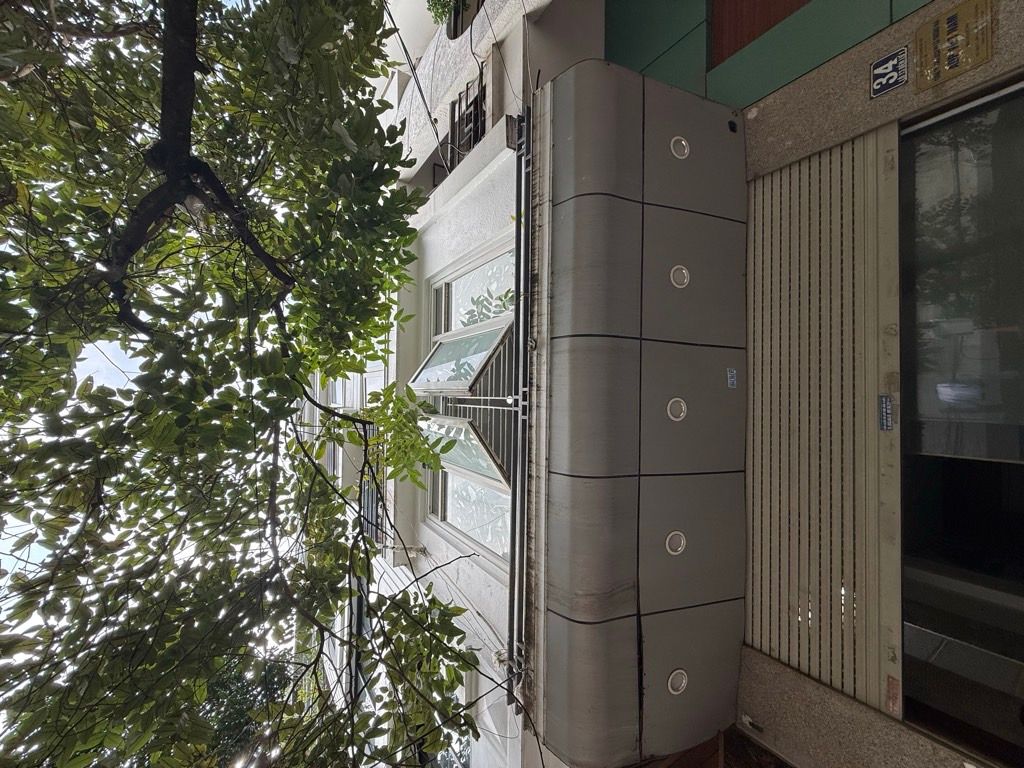 Bán nhà Đền Lừ 1 - diện tích 40m2 5 tầng - PHÂN LÔ - VỈA HÈ - giá 17,9 tỷ