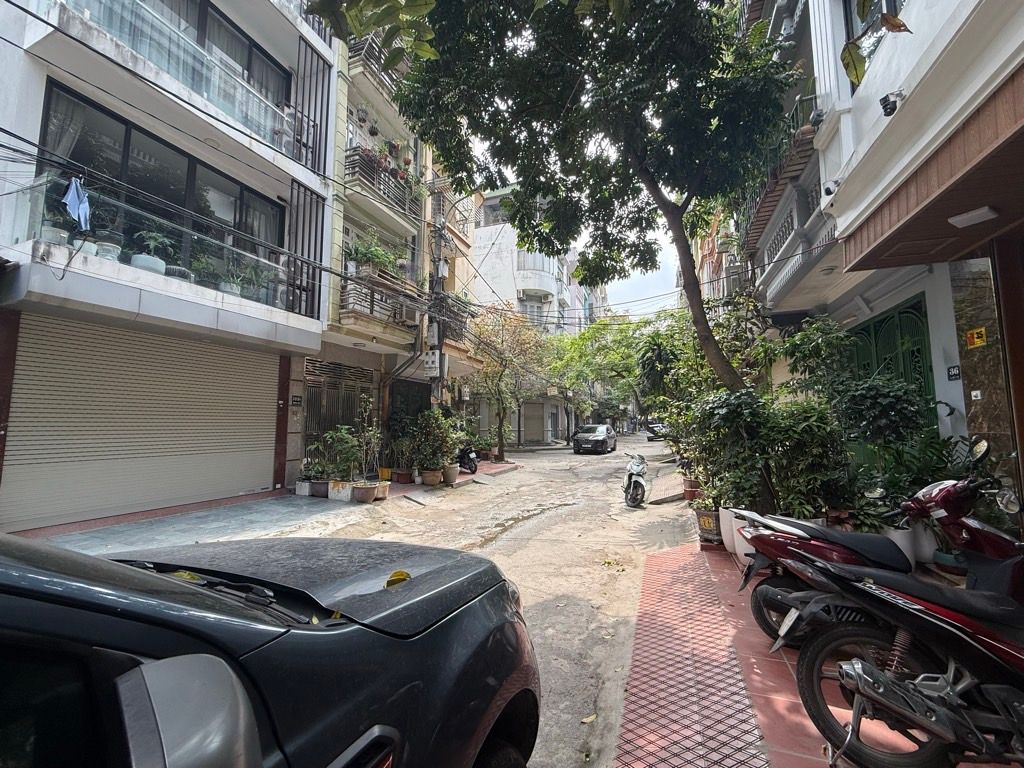 Bán nhà Đền Lừ 1 - diện tích 40m2 5 tầng - PHÂN LÔ - VỈA HÈ - giá 17,9 tỷ