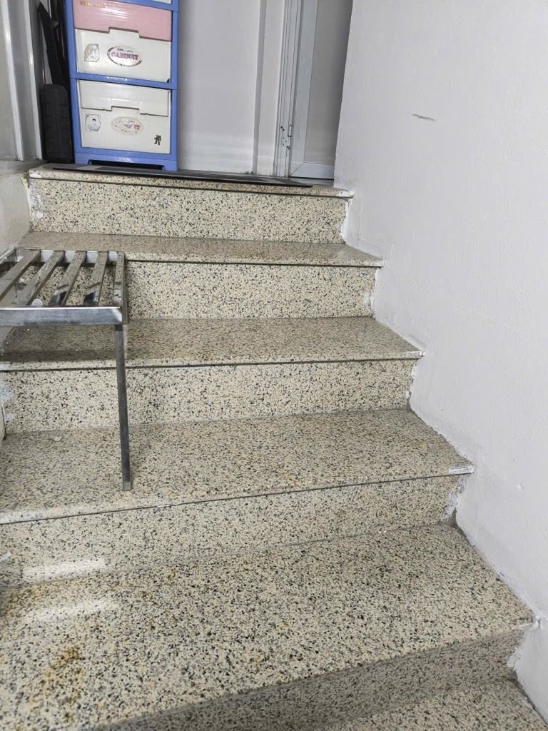 Bán nhà Nguyễn Xiển - diện tích 30m2 2 tầng - ngõ ô tô tránh - giá 3,15 tỷ