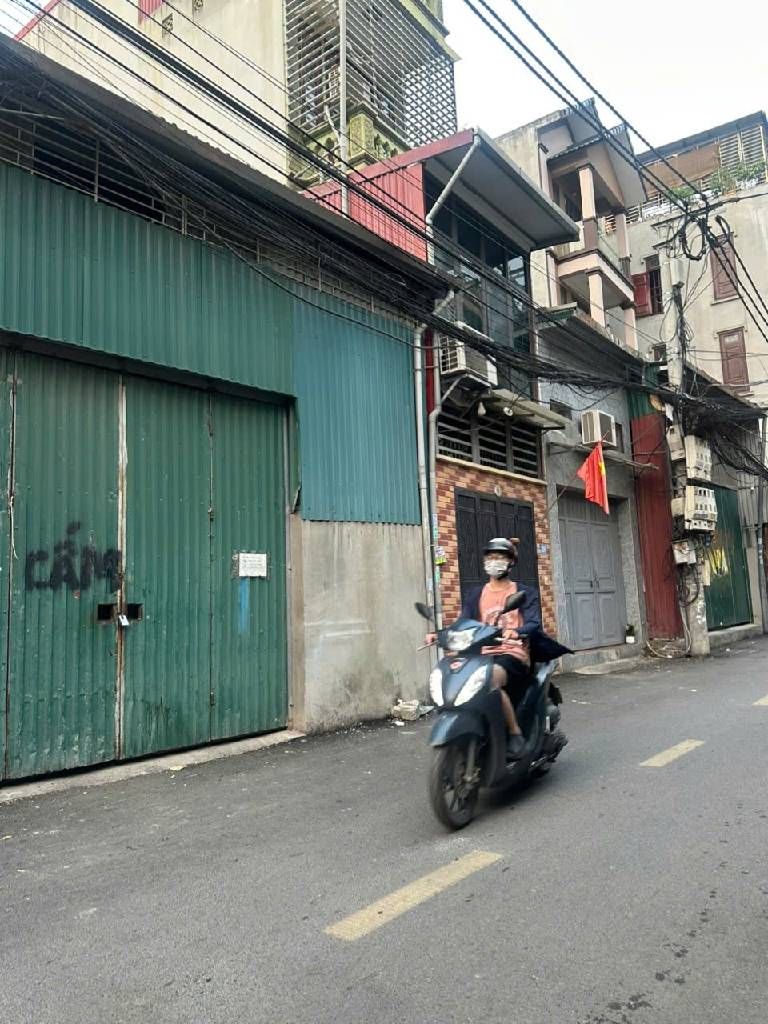 Bán nhà Ngọc Hồi - diện tích 40.2m2 4 tầng - Mặt ngõ thông ô tô tránh - giá 12,9 tỷ