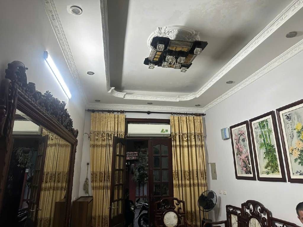 Bán nhà Ngọc Hồi - diện tích 40.2m2 4 tầng - Mặt ngõ thông ô tô tránh - giá 12,9 tỷ