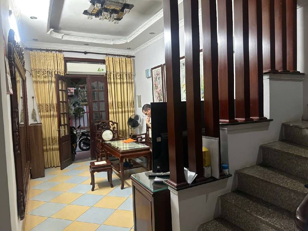 Bán nhà Ngọc Hồi - diện tích 40.2m2 4 tầng - Mặt ngõ thông ô tô tránh - giá 12,9 tỷ