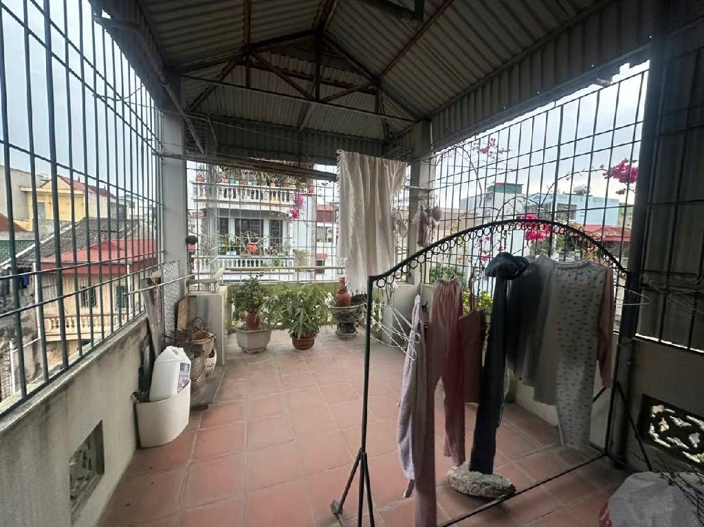 Bán nhà Ngọc Hồi - diện tích 40.2m2 4 tầng - Mặt ngõ thông ô tô tránh - giá 12,9 tỷ