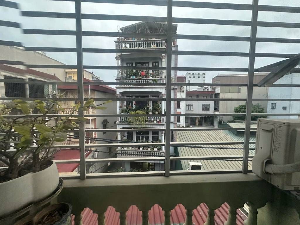 Bán nhà Ngọc Hồi - diện tích 40.2m2 4 tầng - Mặt ngõ thông ô tô tránh - giá 12,9 tỷ