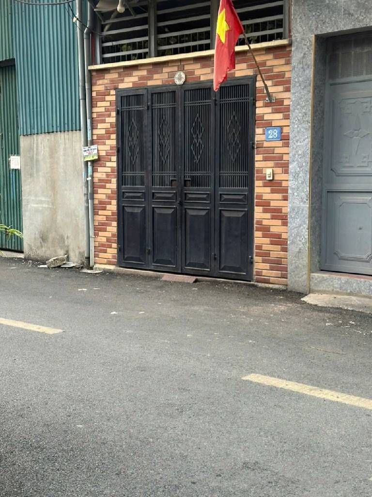 Bán nhà Ngọc Hồi - diện tích 40.2m2 4 tầng - Mặt ngõ thông ô tô tránh - giá 12,9 tỷ