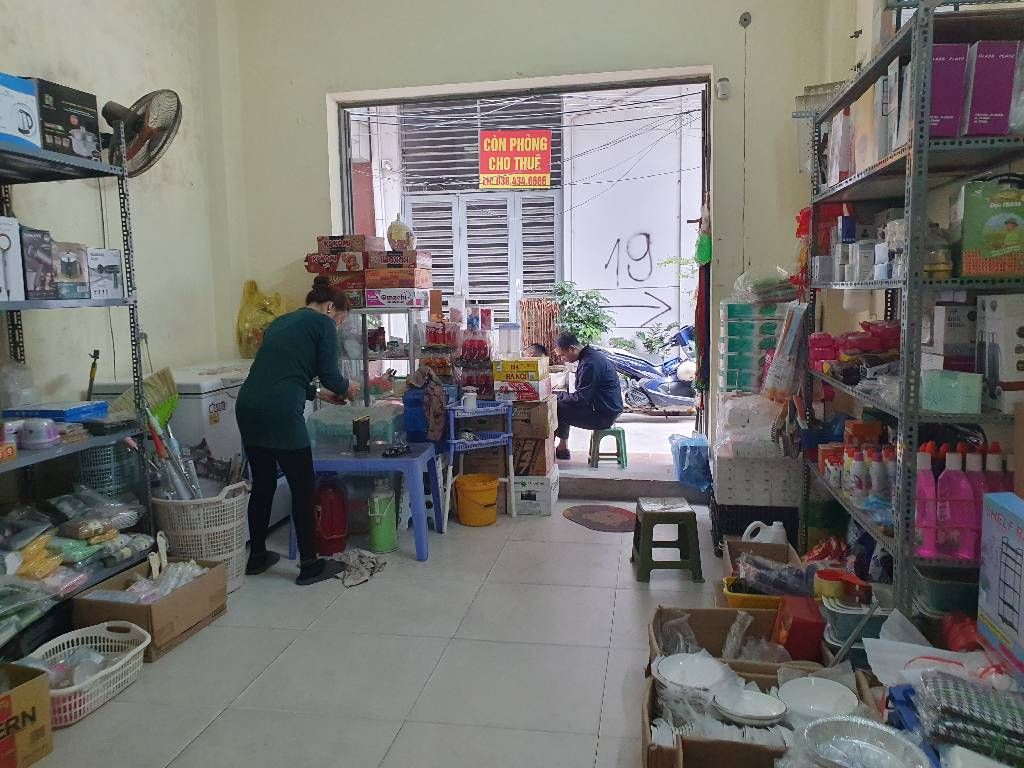 Bán nhà Nguyễn Xiển - diện tích 42m2 3 tầng - Ô tô vào tránh nhau - giá 5,3 tỷ