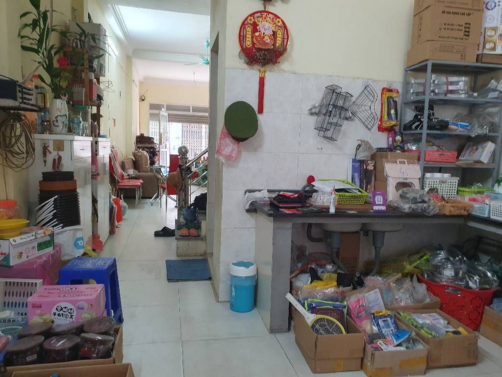 Bán nhà Nguyễn Xiển - diện tích 42m2 3 tầng - Ô tô vào tránh nhau - giá 5,3 tỷ