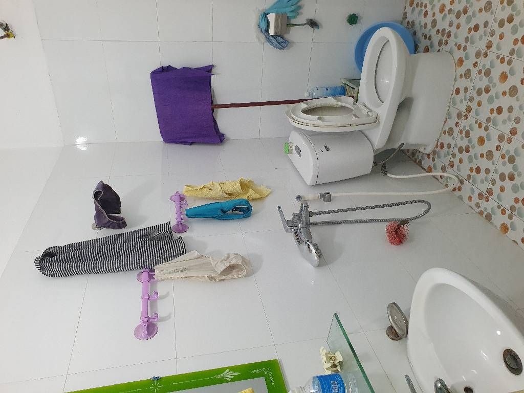 Bán nhà Nguyễn Xiển - diện tích 42m2 3 tầng - Ô tô vào tránh nhau - giá 5,3 tỷ