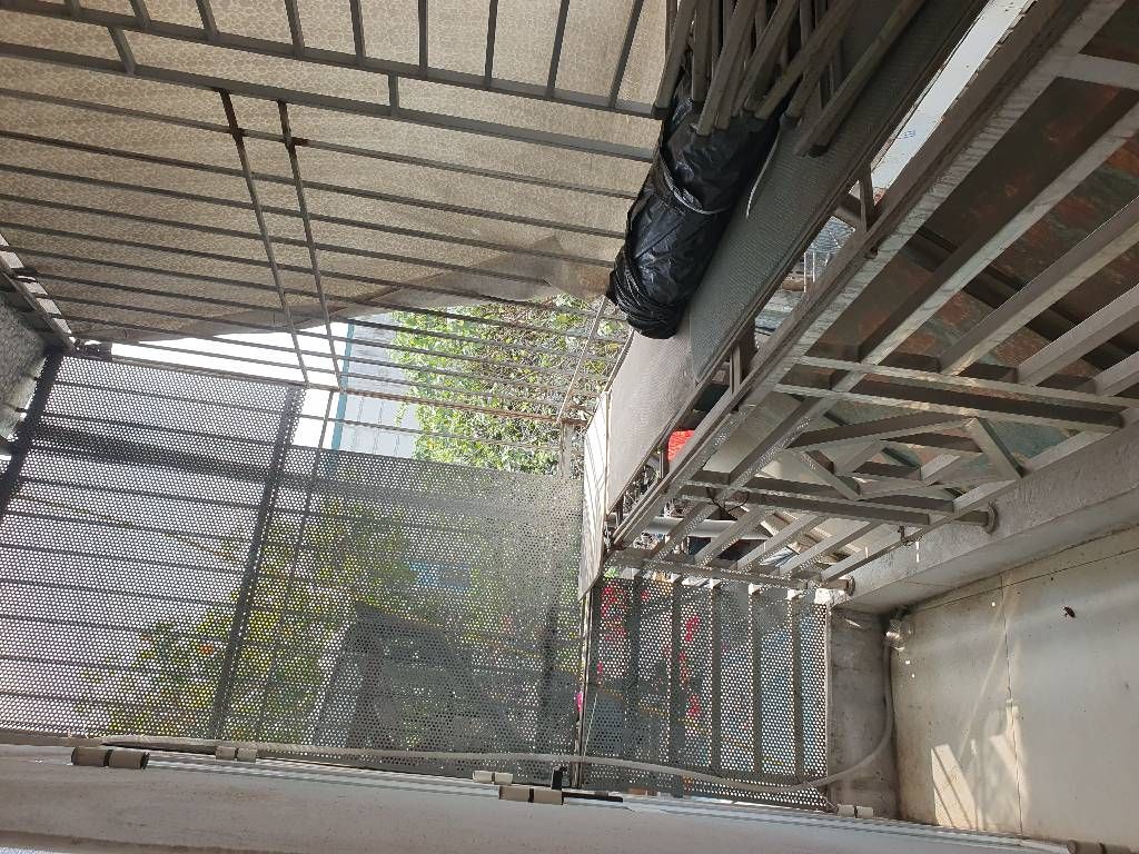 Bán nhà Nguyễn Xiển - diện tích 42m2 3 tầng - Ô tô vào tránh nhau - giá 5,3 tỷ