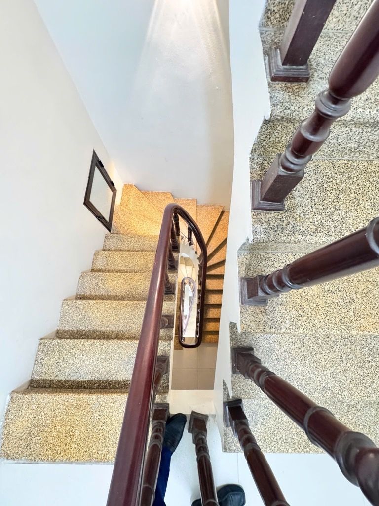 Bán nhà Đền Lừ 1 - diện tích 30m2 6 tầng - Ô TÔ TRÁNH - giá 15,8 tỷ