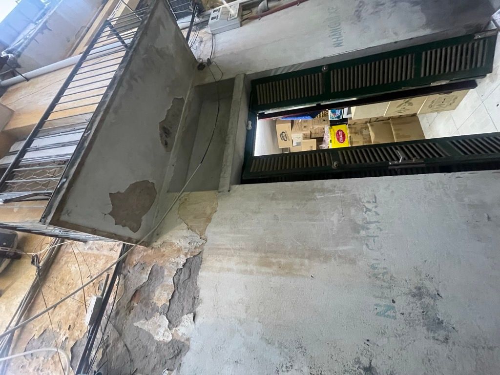 Bán nhà Hai Bà Trưng - diện tích 28m2 2 tầng - ô tô đỗ cửa - giá 4,9 tỷ