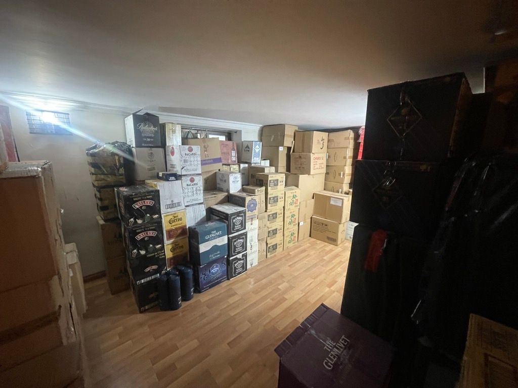 Bán nhà Hai Bà Trưng - diện tích 28m2 2 tầng - ô tô đỗ cửa - giá 4,9 tỷ