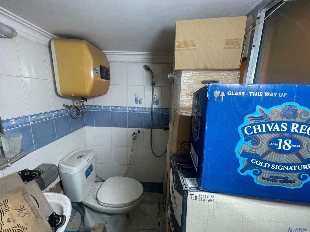 Bán nhà Hai Bà Trưng - diện tích 28m2 2 tầng - ô tô đỗ cửa - giá 4,9 tỷ